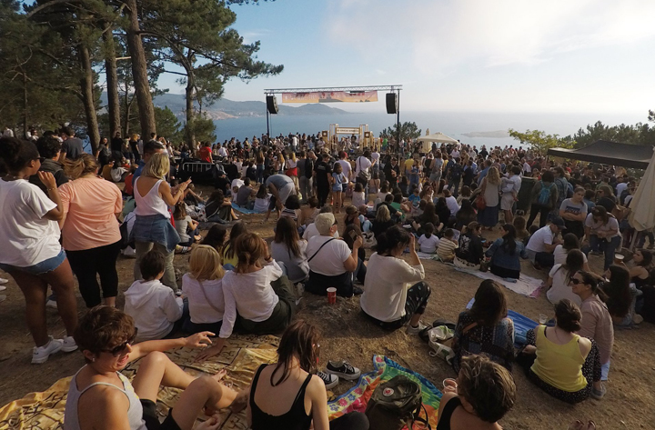 O festival ‘Solpor Monteferro’ consolídase cunha asistencia record de preto de 5.000 persoas