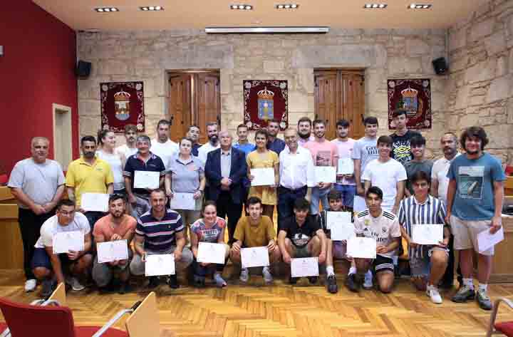 Entrega de diplomas do curso de monitor de fútbol base