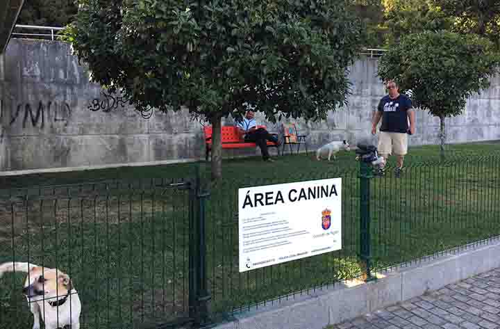 O Concello de Nigrán habilita o primeiro espazo de recreo para cans na Ramallosa