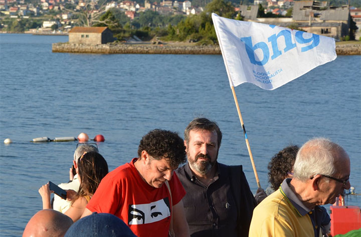 O BNG homenaxea ás madriñas da illa da memoria