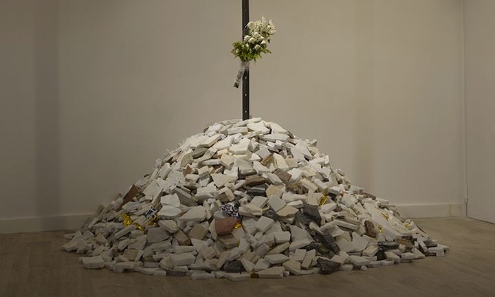 O Artista vigués Alberto Ardid inaugura a súa exposición “Gravidade”