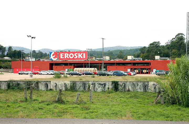 O TSXG insta ao Concello a demoler o hipermercado Eroski