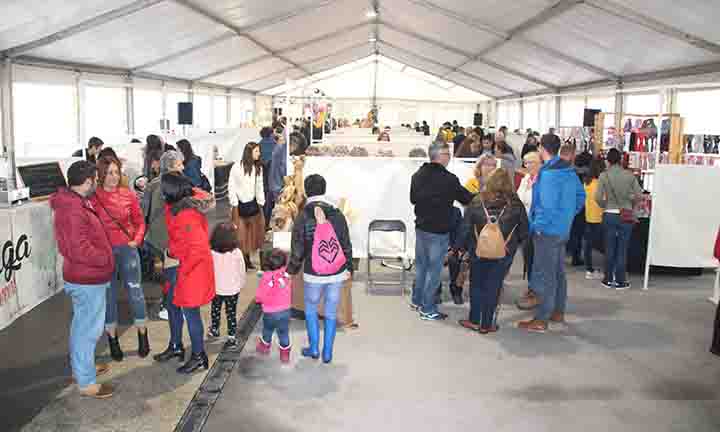 A Feira de Artesanía de Ponte Caldelas, unha auténtica mostra da creatividade e os oficios tradicionais galegos