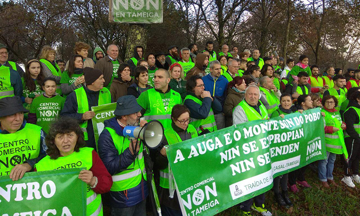 As comunidades de traídas de aguas afectadas polo proxecto do centro comercial e a Comunidade de Montes de Tameiga, esixen a Nidia Arévalo que pida desculpas polo que eles cualifican como mentiras