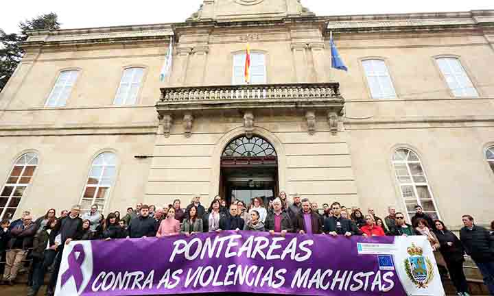 A Corporación de Ponteareas condenou a violencia machista
