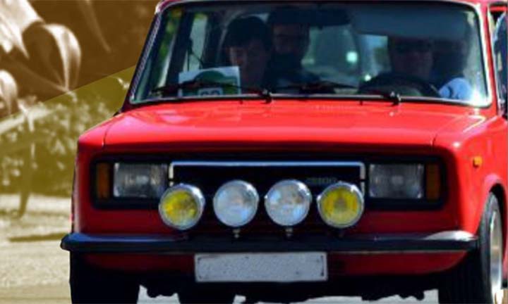 Concentración de coches clásicos, populares e deportivos en Zamáns