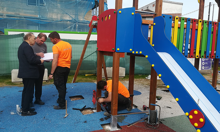 Represas informa da renovación de oito parques infantís cun investimento superior aos 95.000€