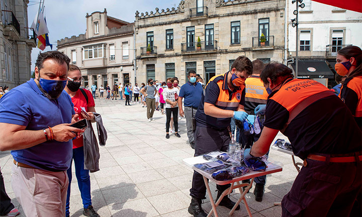 Gondomar reparte máscaras hixiénicas reutilizables entre os veciños do municipio