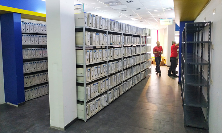 Tomiño comeza o traslado provisorio do arquivo municipal para baleirar o edificio da futura biblioteca municipal