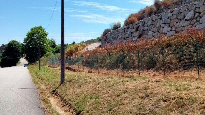 herbicidas na limpeza do Aeroporto de Vigo