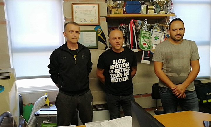 Martín Acuña  eJuan José “CHARANGO”, técnicos deportivos das Escolas Municipais do Concello de Salceda de Caselas, e Manuel Ramiro, colaborador das Escolas Deportivas