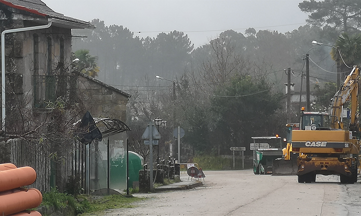 Arrancan as obras de mellora de mobilidade peonil na EP-4006 en Leirado