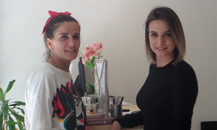 Andrea e Rocío da perruquería A&R