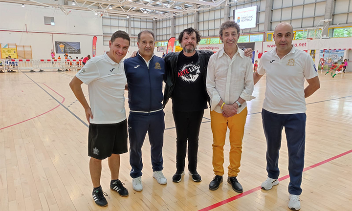 O Torneo de fútbol sen resultados dos amigos de Casa Paco volve por fin ás canchas