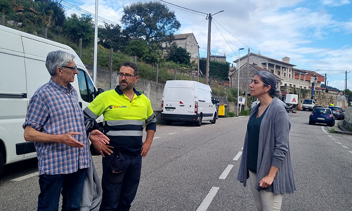 O Concello de Cangas mellora a iluminación na baixada a Menduíña coa instalación de 31 luminarias led