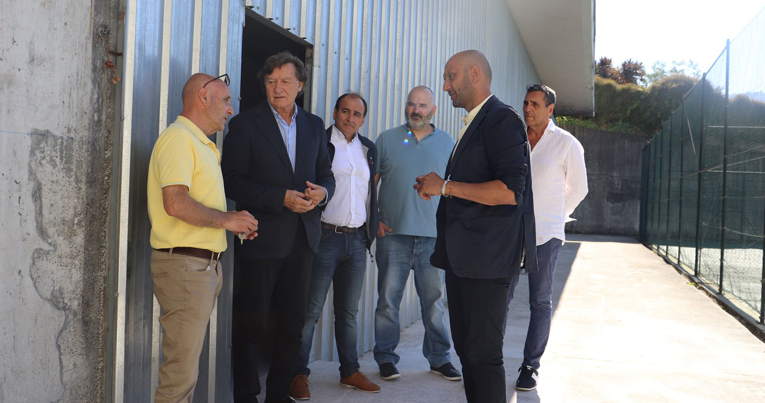 As pistas municipais de tenis xa contan con vestiarios totalmente equipados