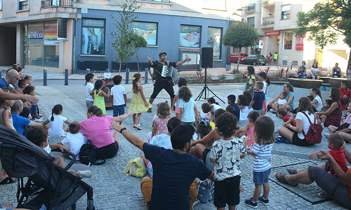 A Praza da Mina róuballe protagonismo ao Seixo na programación de verán en Tomiño