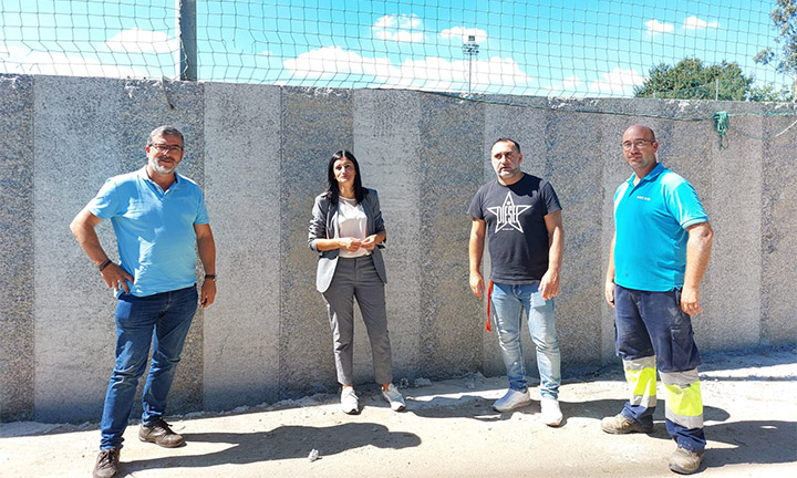 Rematadas as obras de mellora do muro do campo municipal de A Gándara