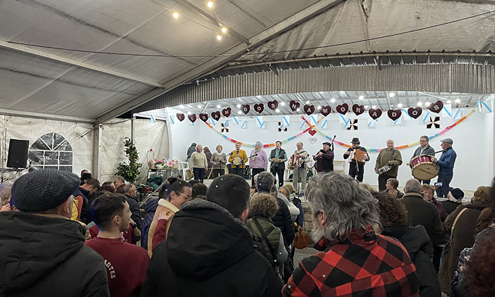 Toutón, epicentro da música de raíz