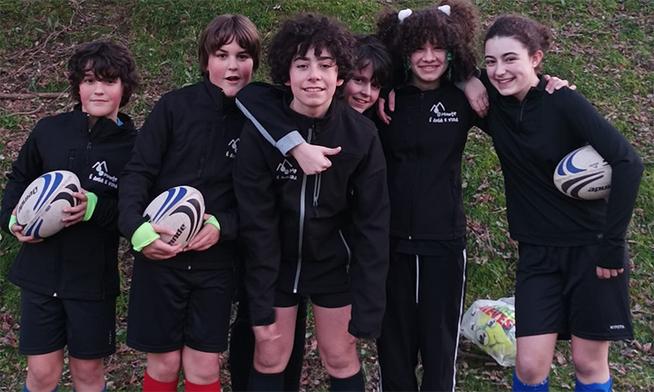 A semente do rugby agroma nas Pedriñas