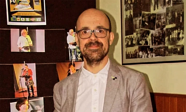 ENTREVERBAS co escritor coruñes Isaac Xubín