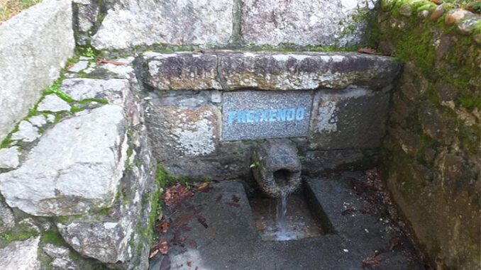 Fonte no lugar de Freixendo