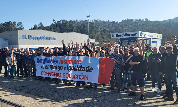 O persoal de BorgWarner mobilízase polo incumprimento do convenio e do plan de igualdade