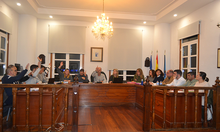 O goberno local aproba a primeira modificación da relación de postos de traballo