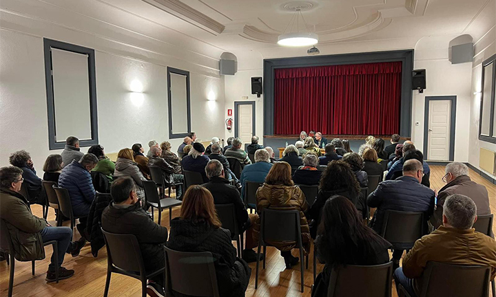 O escritor da Guarda Francisco Álvarez “Koki” presenta dous libros no auditorio de Goián