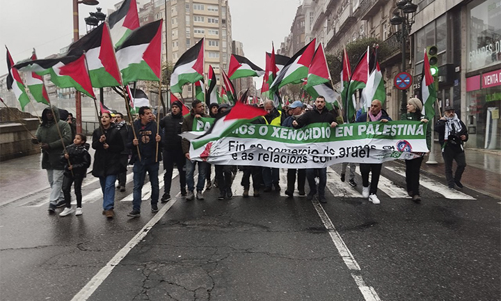 Reclaman a fin do comercio de armas con Israel