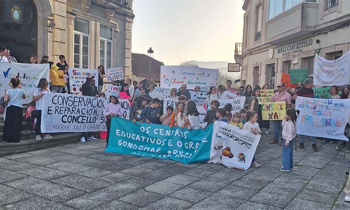 Tras o voto unánime á prol dasúa moción no pleno de febreiro
