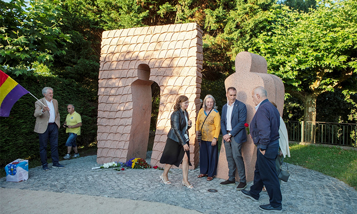 A comisión cidadá pola verdade do 36 e o monumento en memoria das vítimas da represión