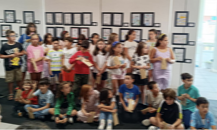 A volta ao cole comeza con premios no comercio de Redondela
