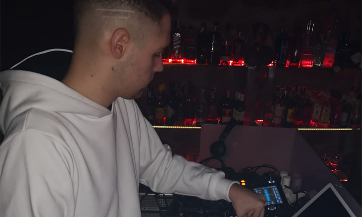 O DJ XIAN :Talento galego á conquista do mundo da noite
