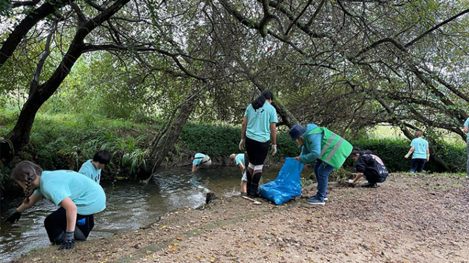 Redondela retira máis de 200 quilos de lixo do río Maceiras
