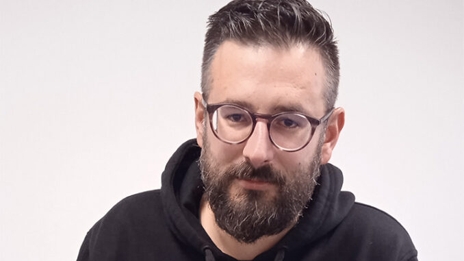 Vía Galega, Adrián Rodríguez