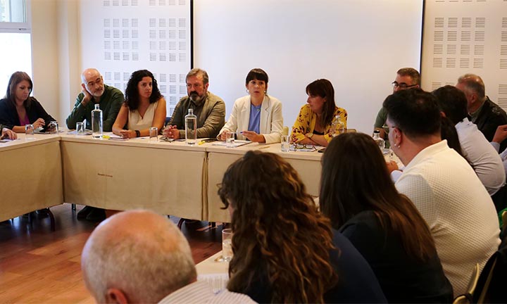 Pontón propón un plan integral con máis de 50 medidas concretas para evitar que se repitan as vagas de incendios e darlle futuro ao rural