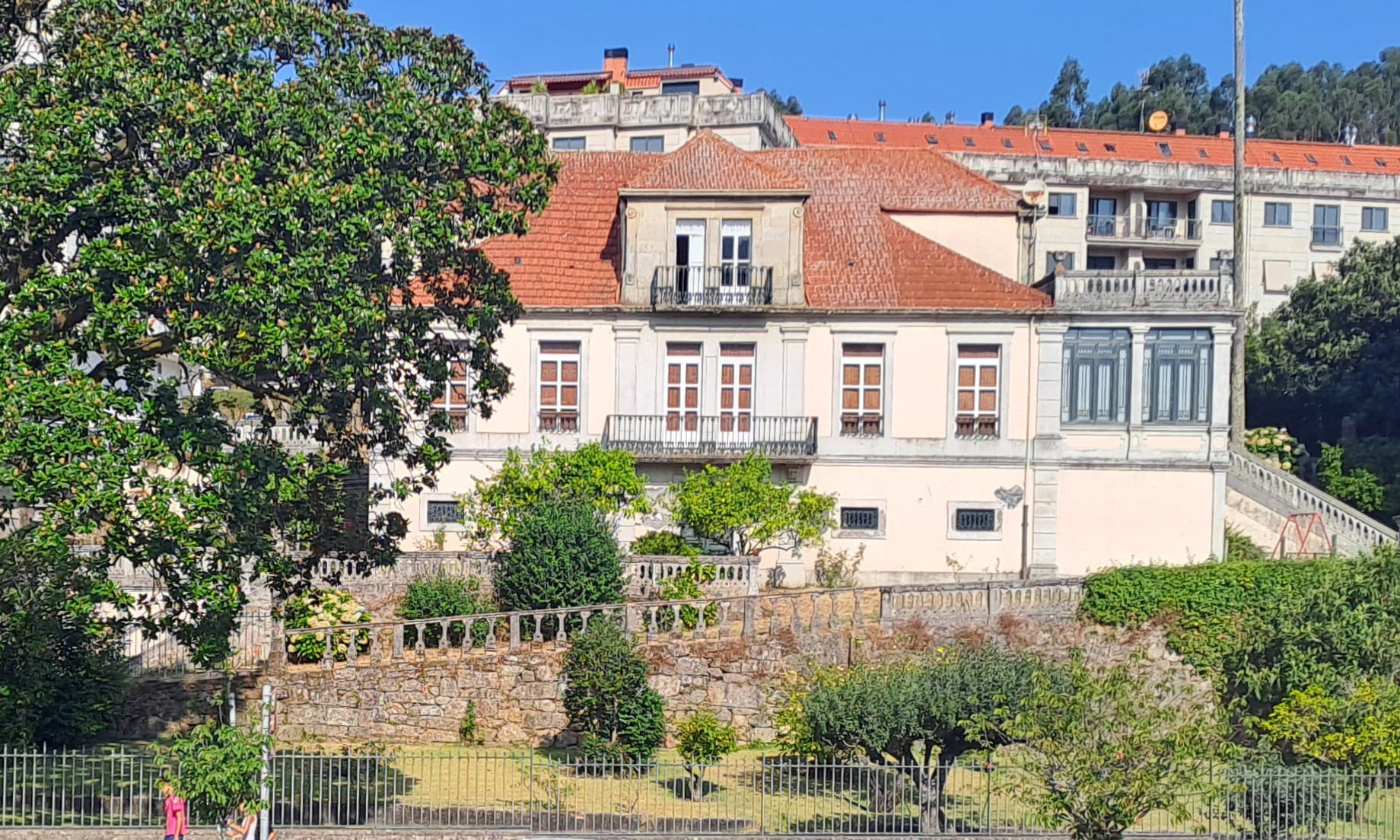 O pleno dá luz verde á compra de Villa Elisa para albergar a nova biblioteca municipal