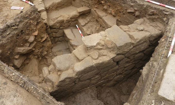 Tui avanzará na investigación dos restos arqueolóxicos atopados na praza do Pracer
